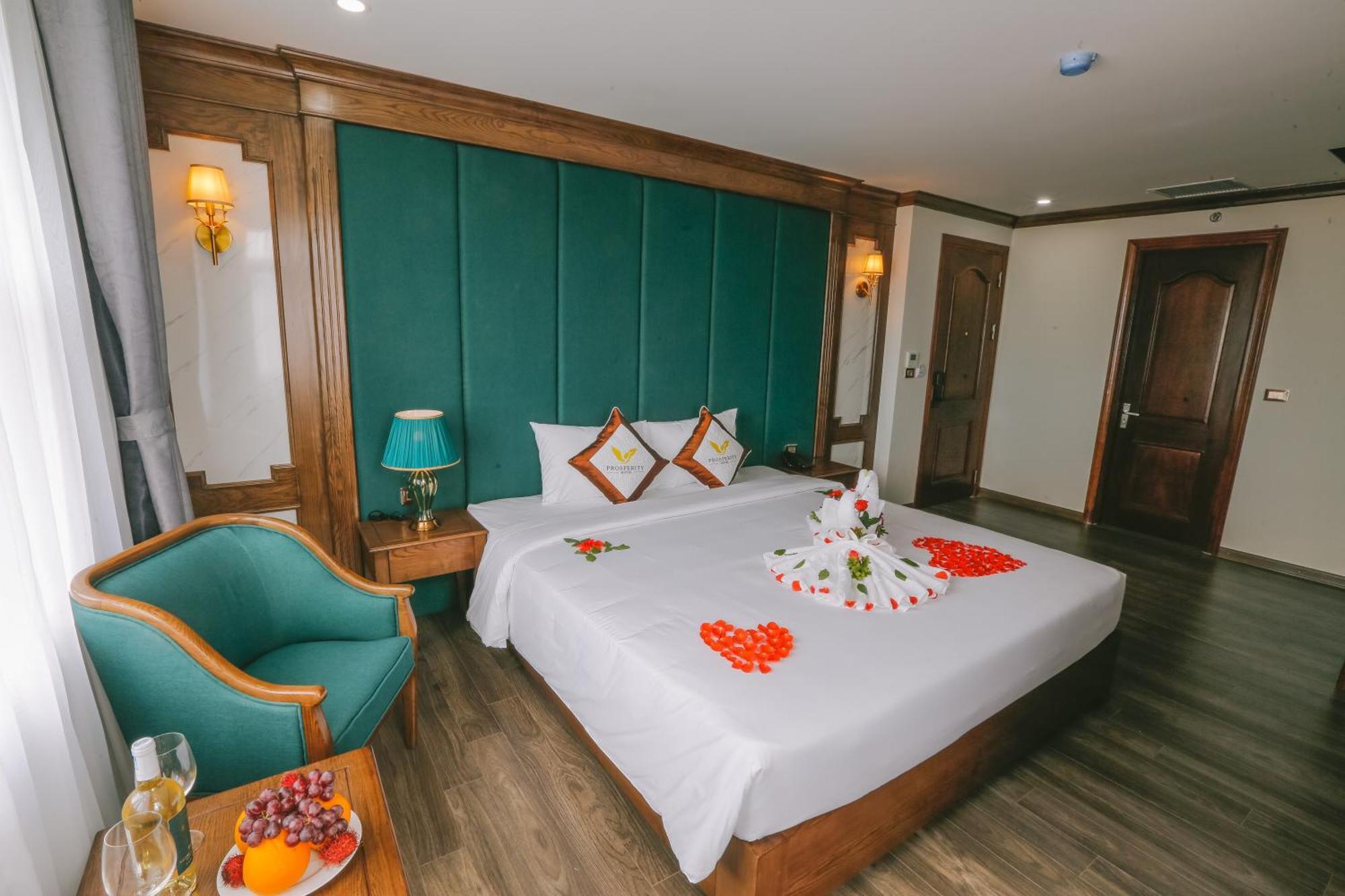 Prosperity Boutique Halong Hotel & Restaurent Халонг Екстер'єр фото