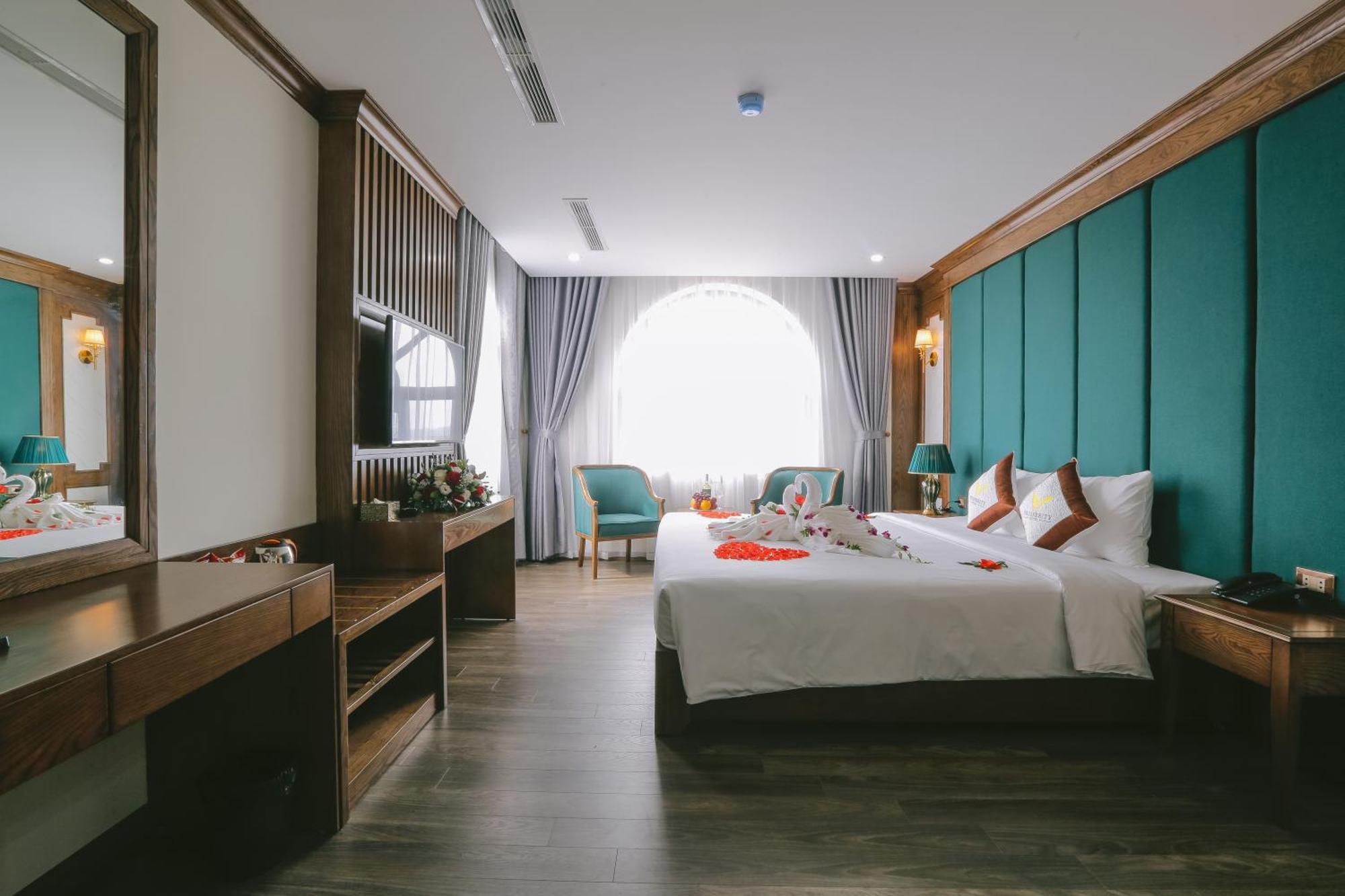Prosperity Boutique Halong Hotel & Restaurent Халонг Екстер'єр фото